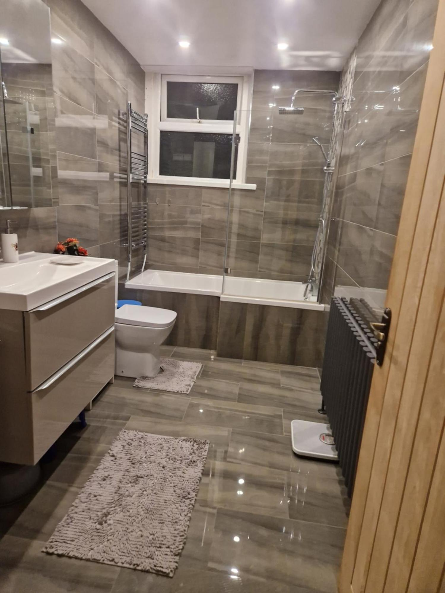 Kayumba Properties Ltd Leeds  Bagian luar foto